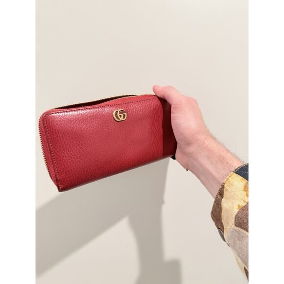 Gucci Red Leather Zip-Around Wallet with Gold Logo Gucci Marmont GG - Picture 9 of 11